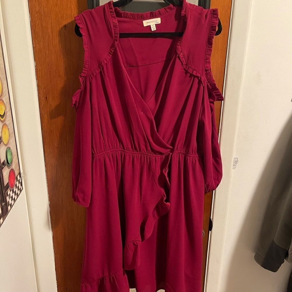 Burgundy Cocktail Dress w/Forgiving front Slit